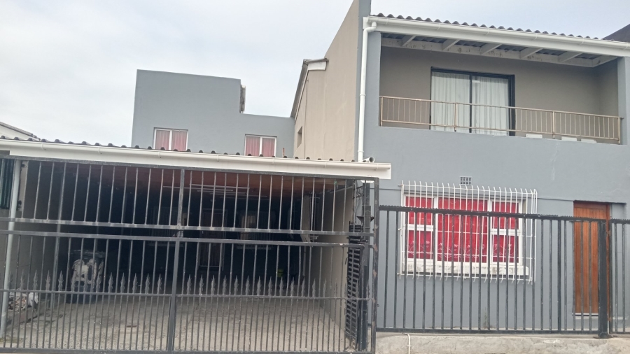 4 Bedroom Property for Sale in Eastridge Western Cape